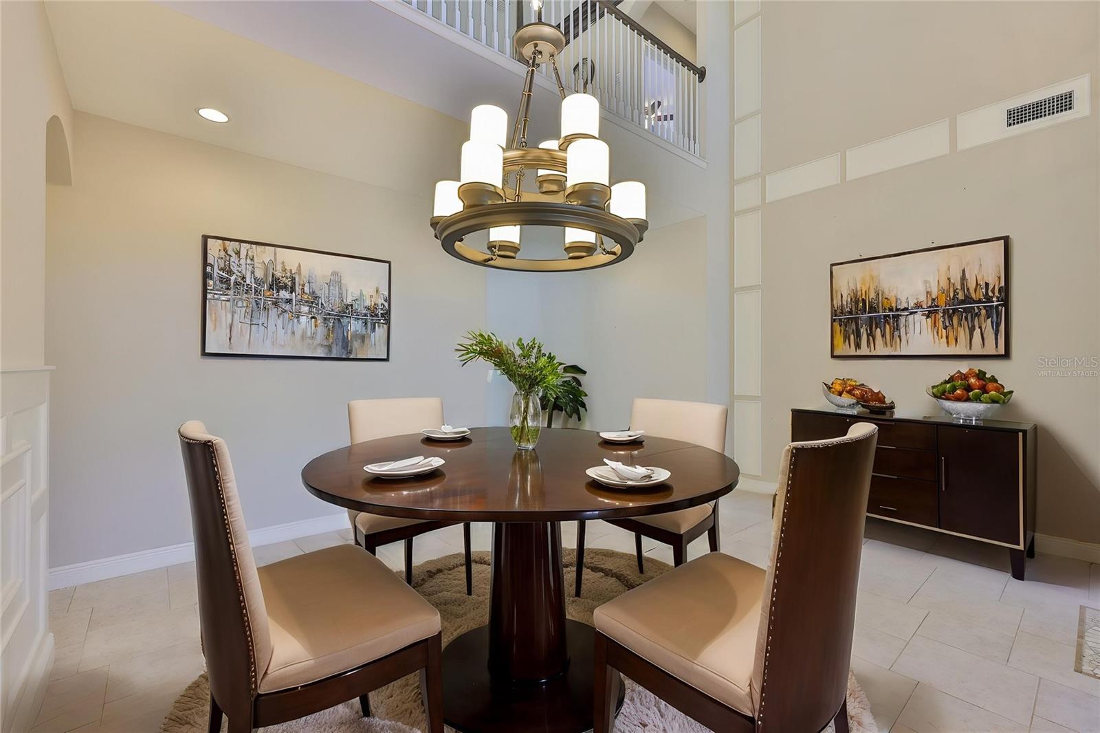 Virtually staged dining room