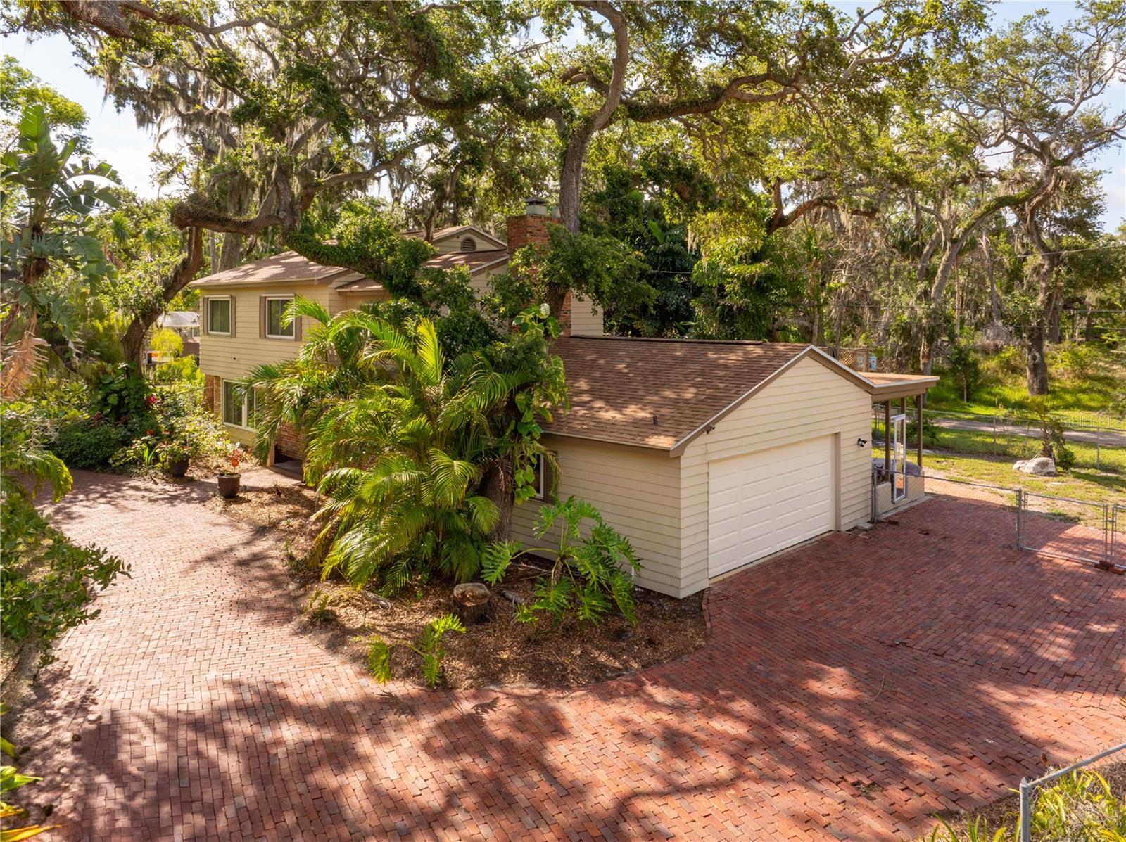 Large circular driveway
