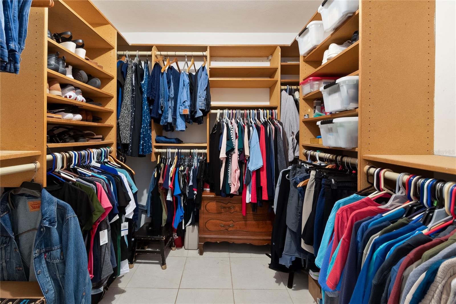 Walk-in closet