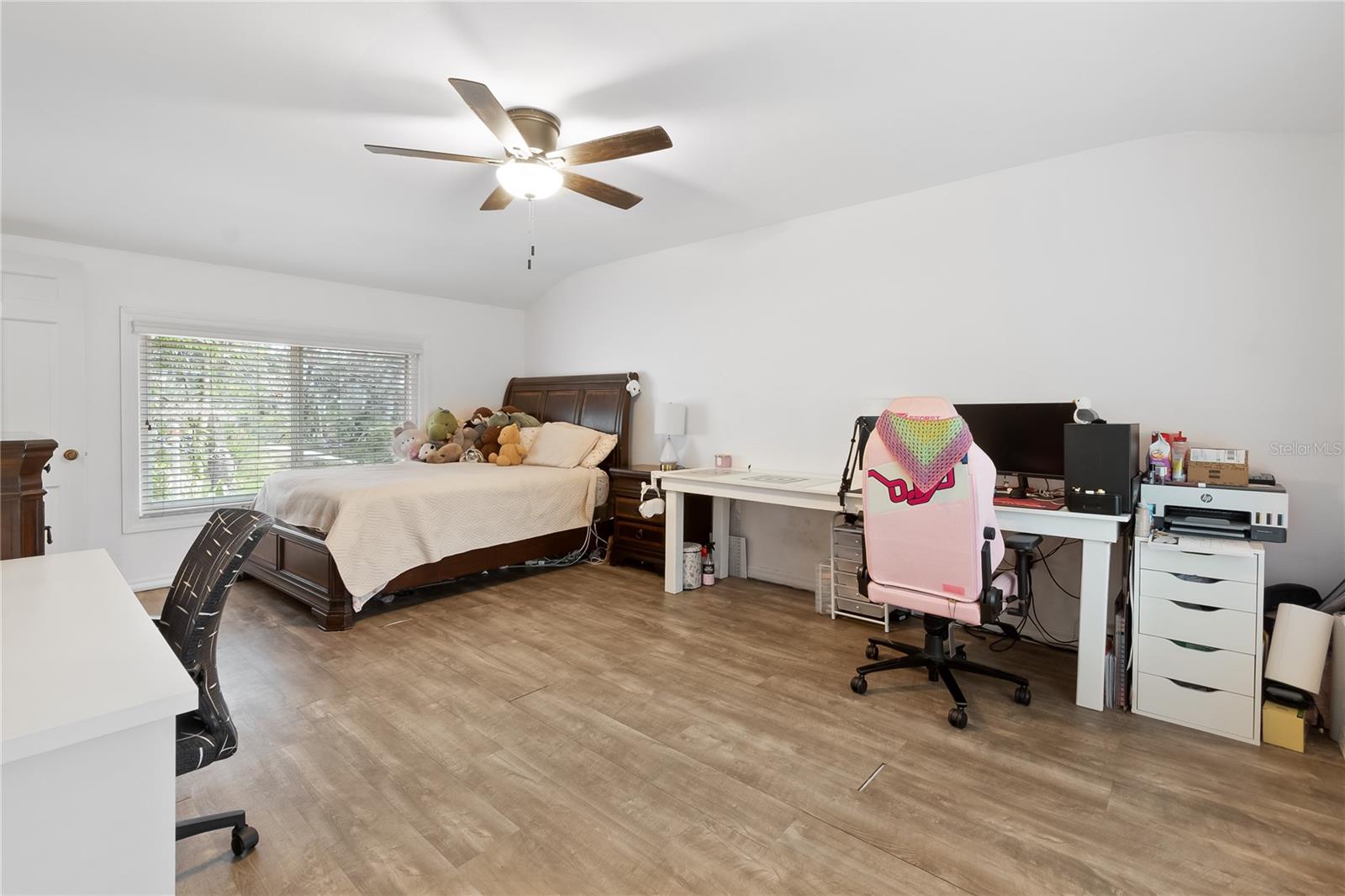Oversized bedroom 2