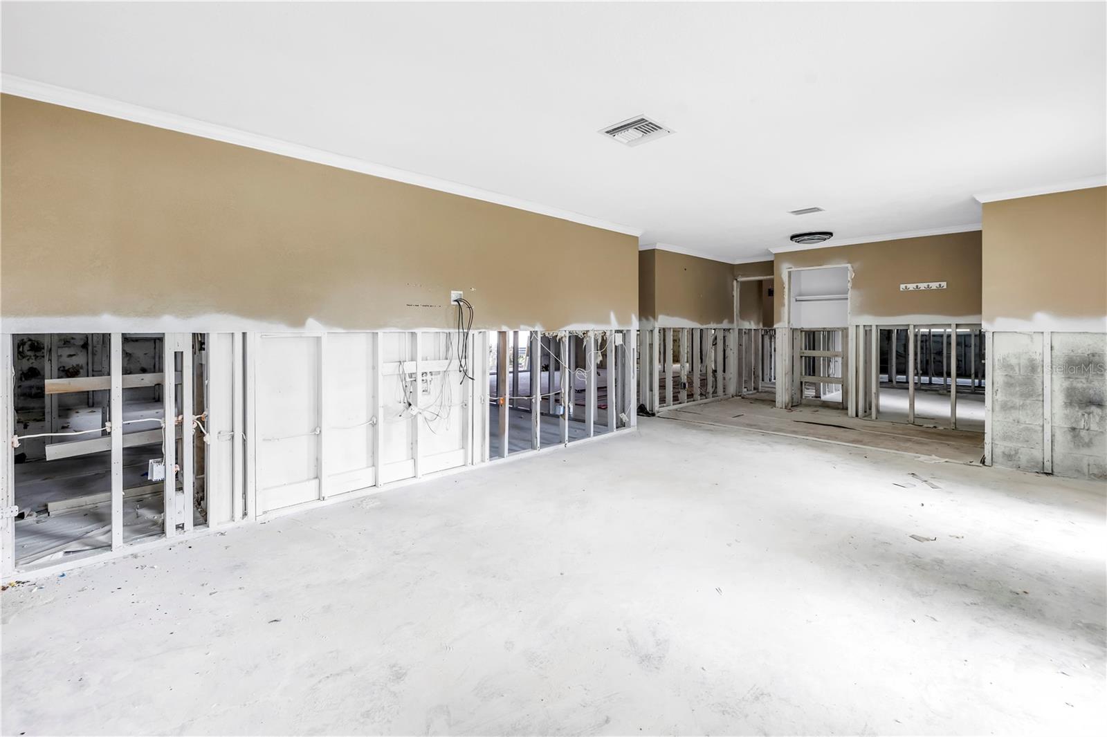 Front living room & entry