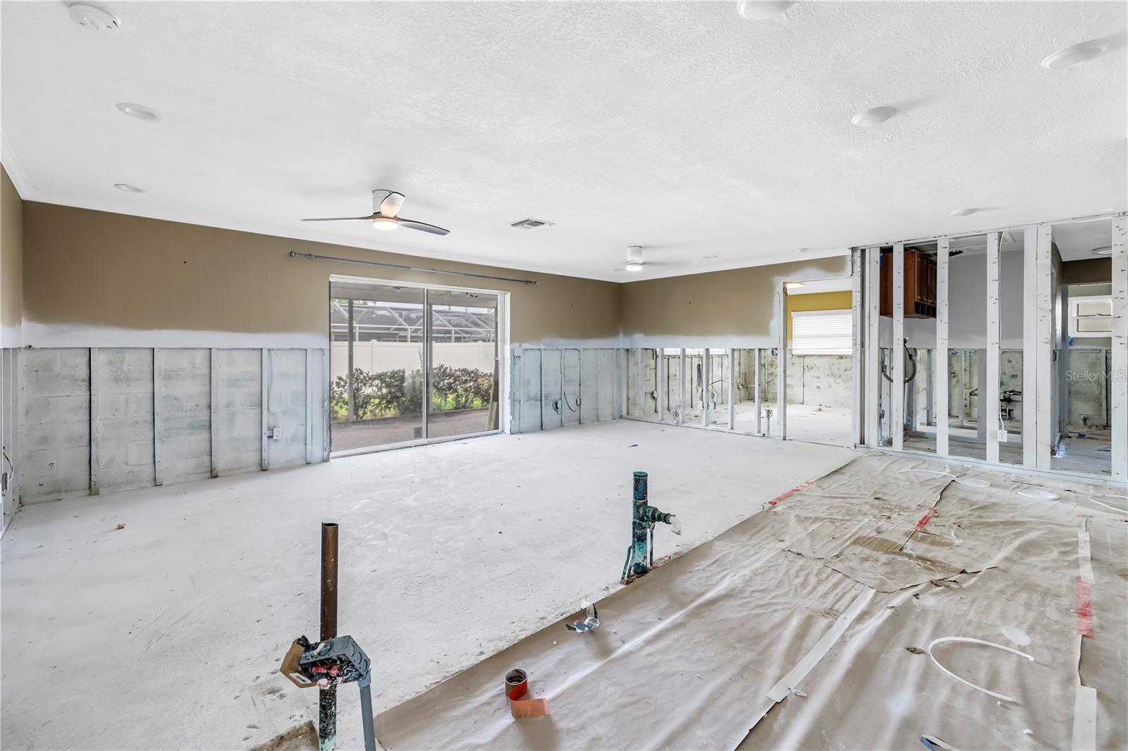 Kitchen & Family room