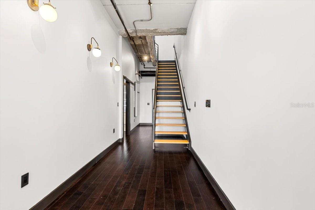 Stairway/Hallway