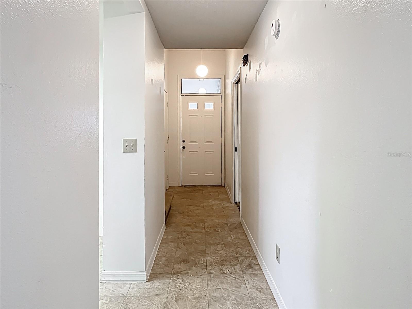 Foyer - Stairs to 2nd Floor Loft