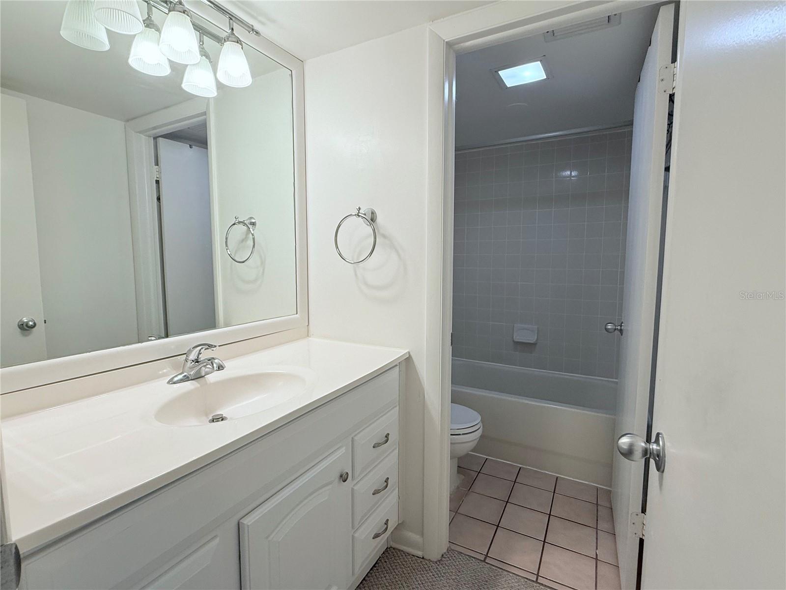Full Bathroom with Tub/Shower