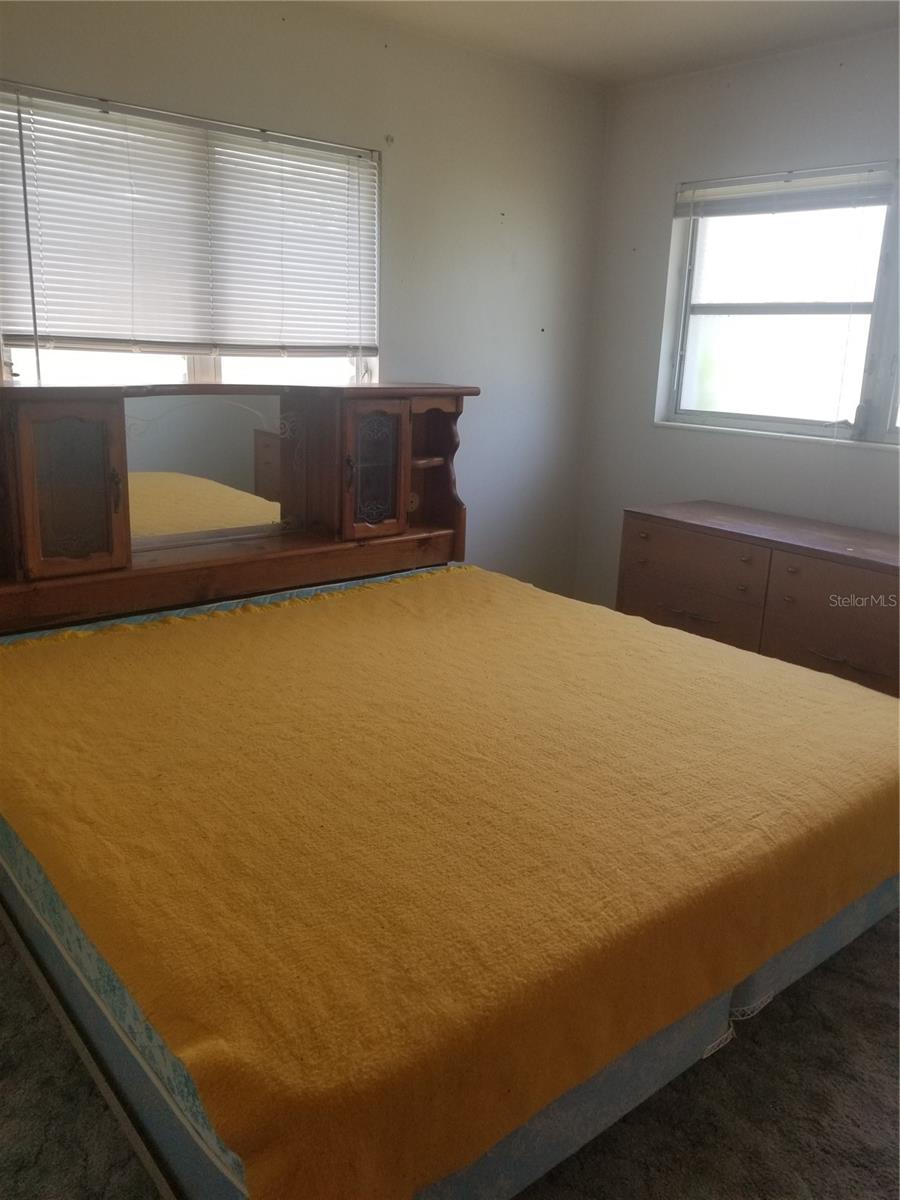 Second bedroom.