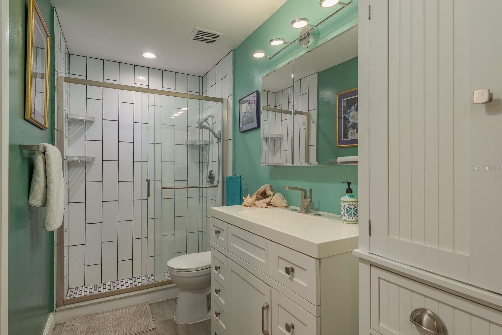 2nd Full Bathroom Completely Updated!