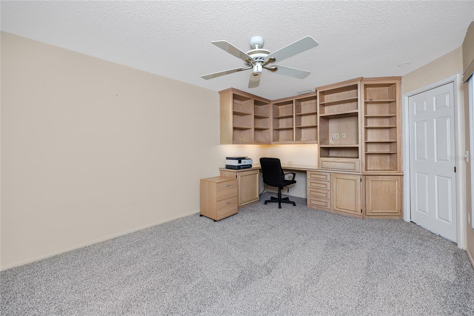 Office/Den -5524 Salem Square Dr N, Palm Harbor, FL 34685