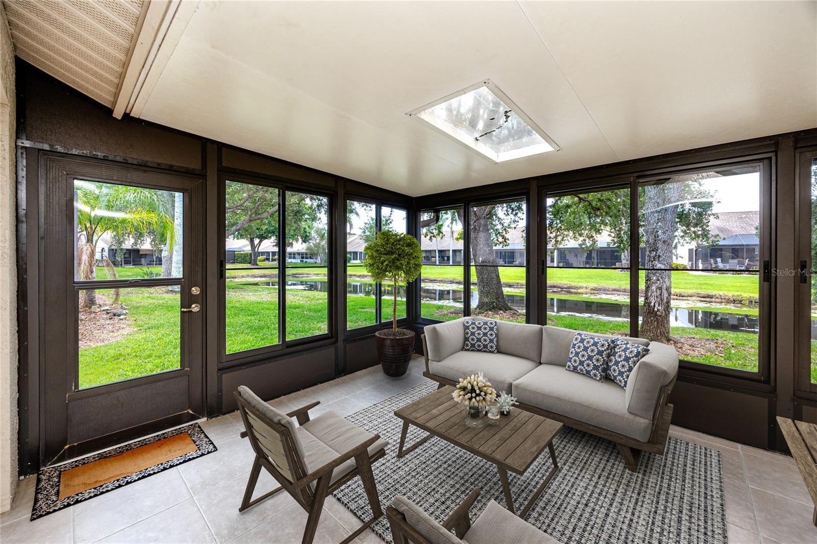 Lanai -5524 Salem Square Dr N, Palm Harbor, FL 34685