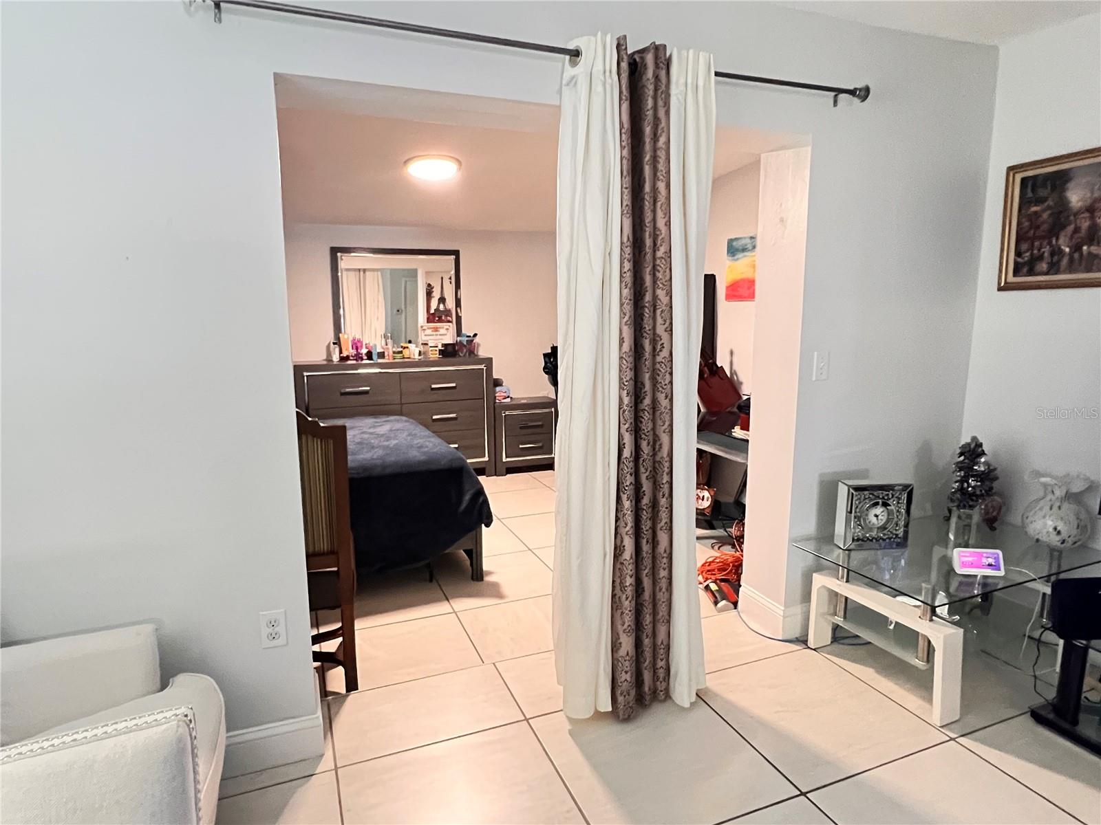 Extra room next to Living room