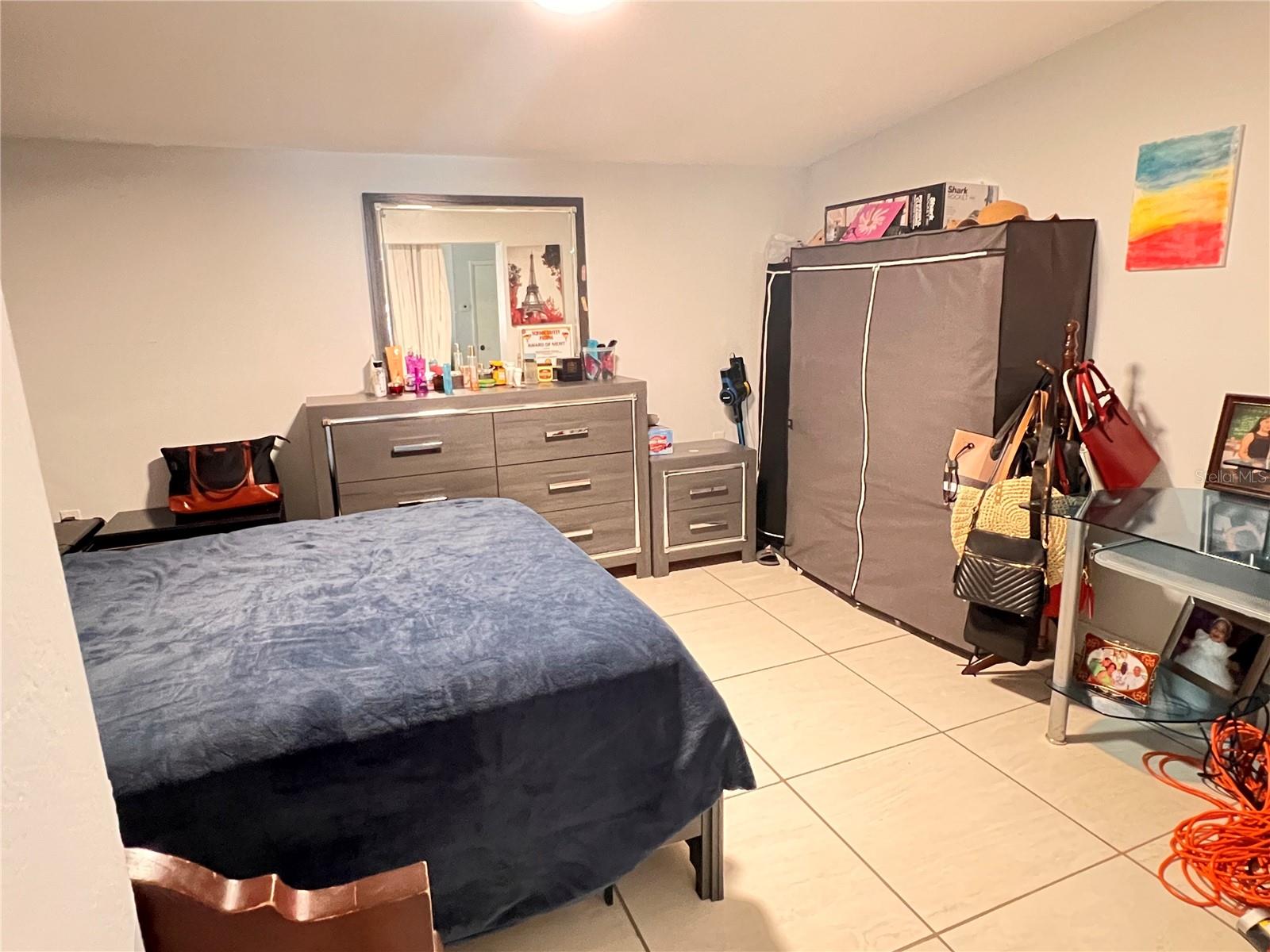 Extra room next to Living room