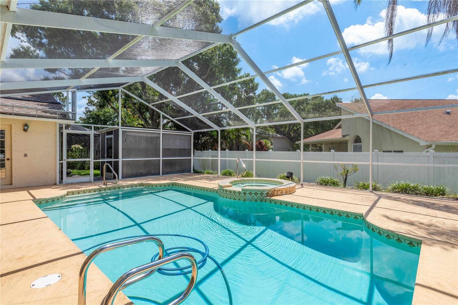 Pool & Spa