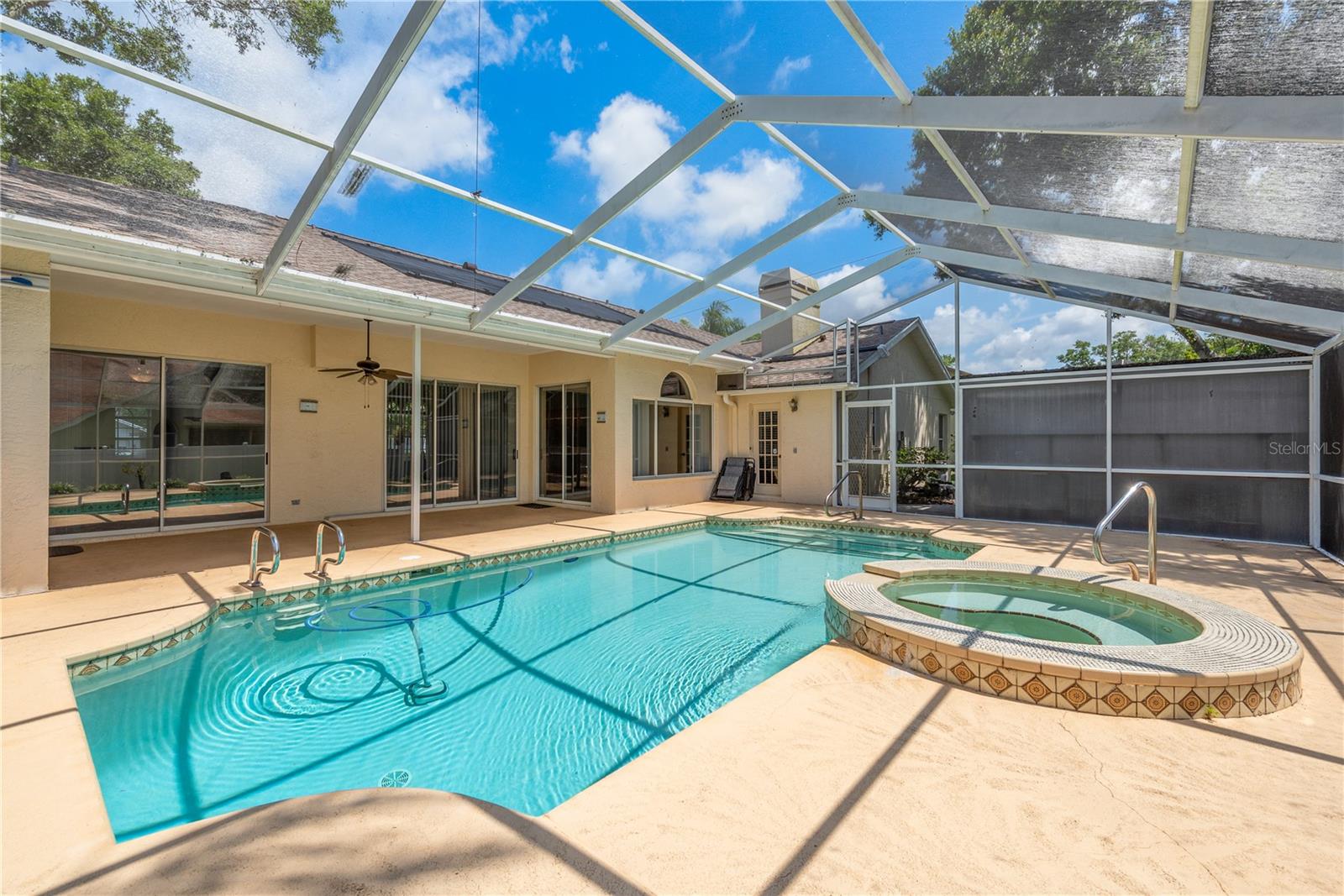 Pool & Spa