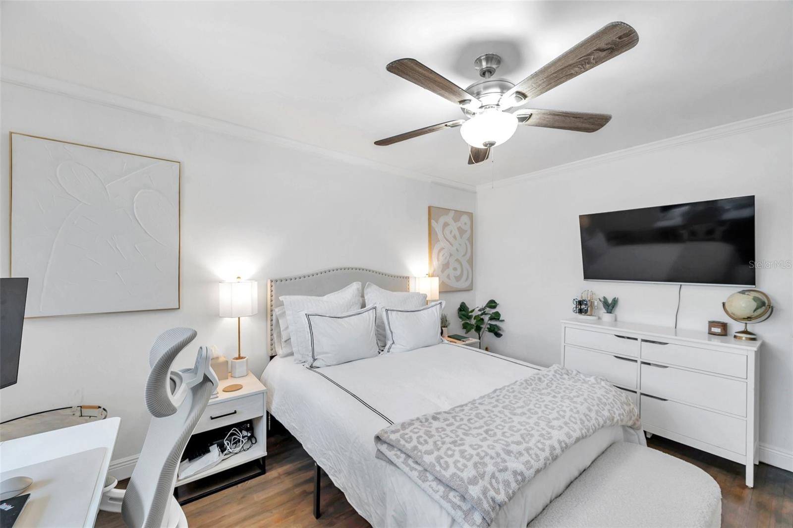 2nd bedroom
