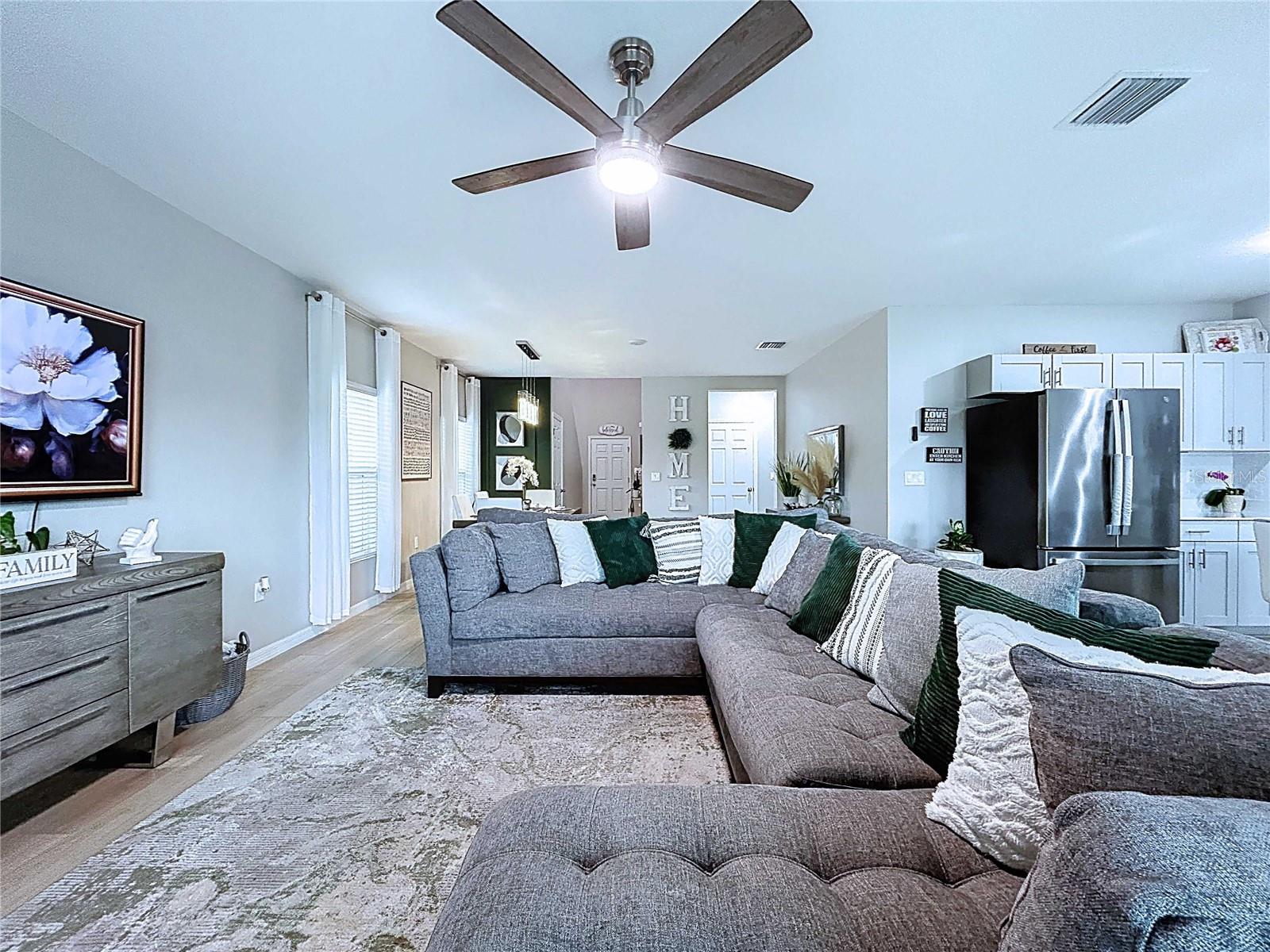 Living and Kitchen Combo