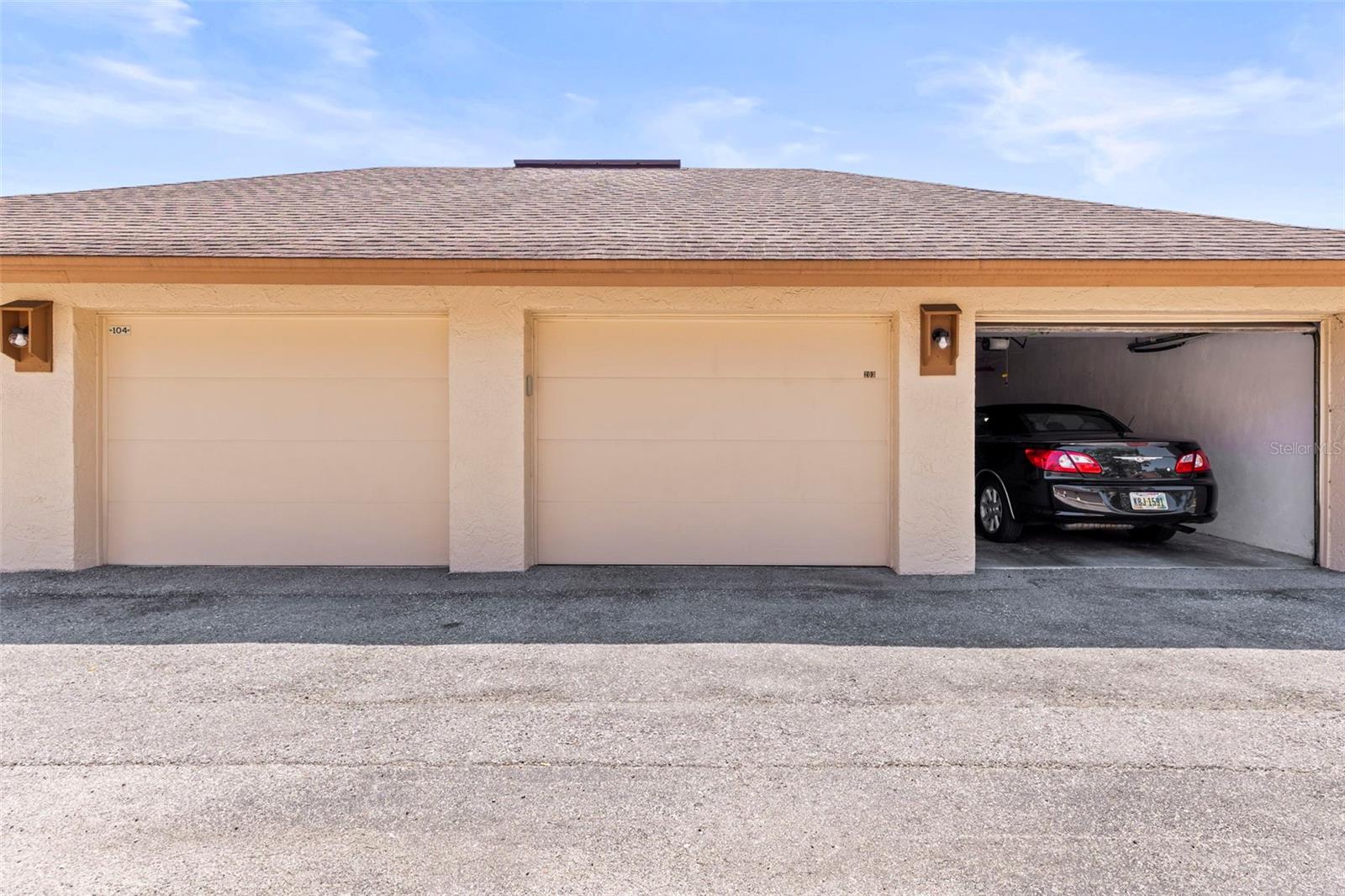 OVERSIZED GARAGE
