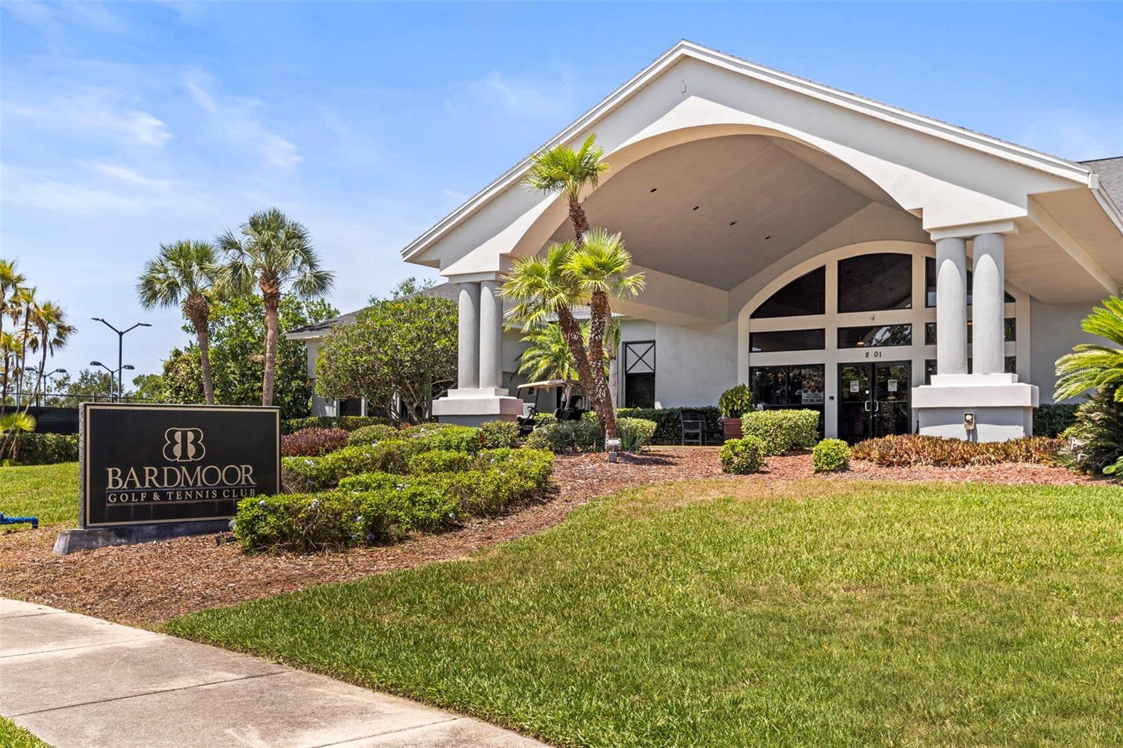 5 MINUTE WALK TO GOLF AND TENNIS/PICKLEBALL CLUB