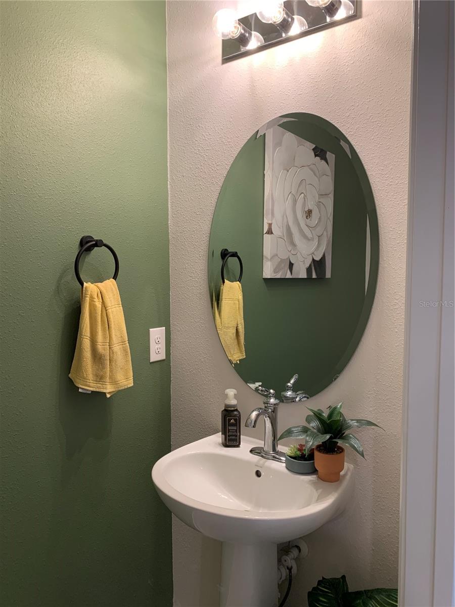 1/2 bath sink