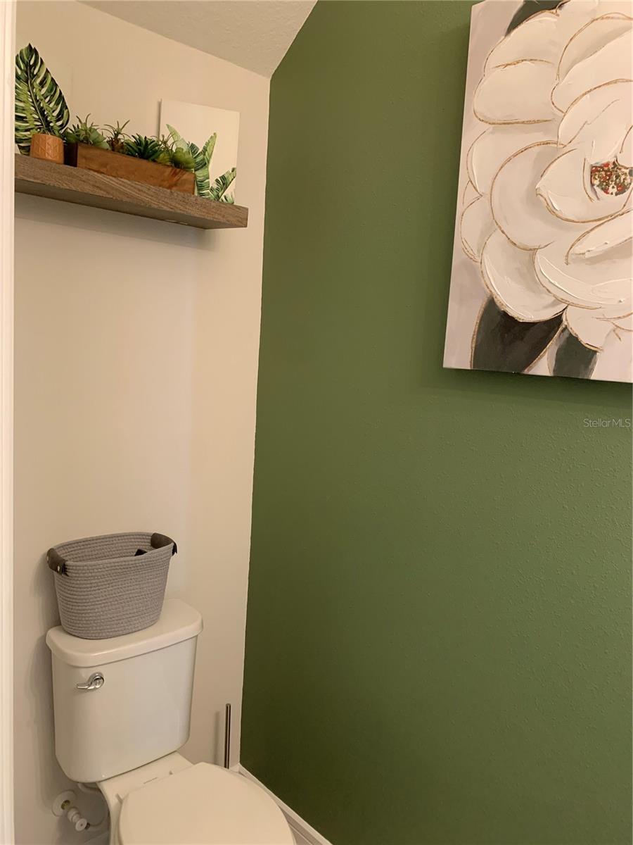1/2 bath