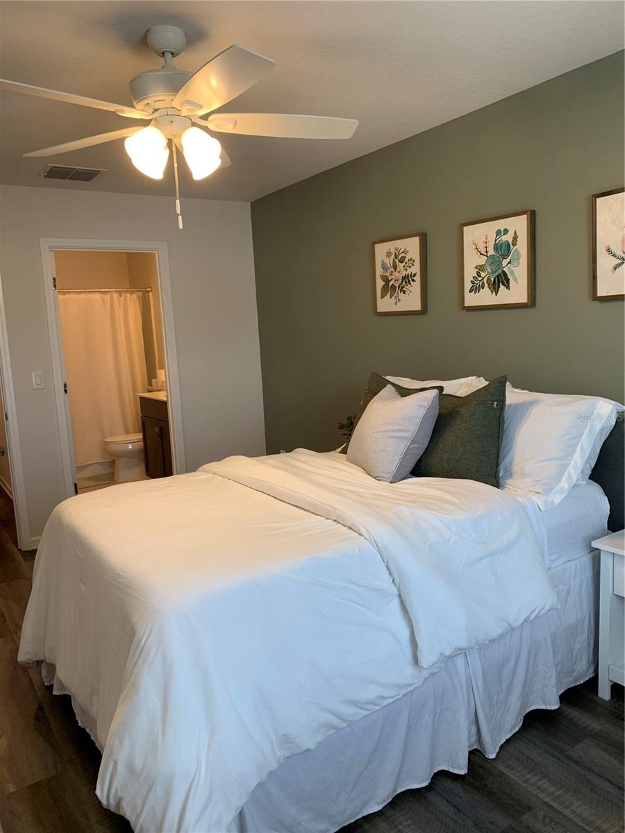 2nd bedroom