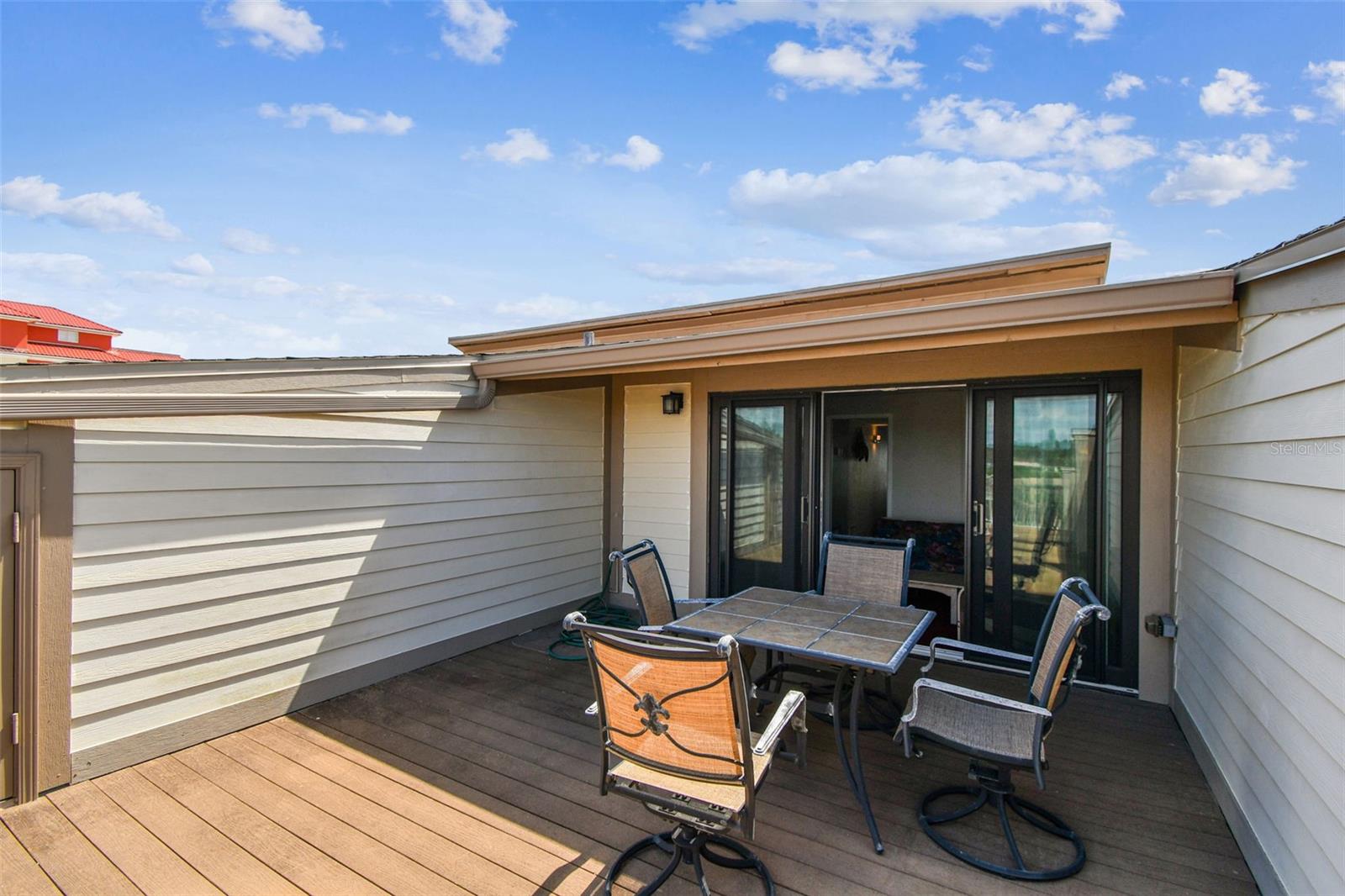 Or put two loungers for sunning.