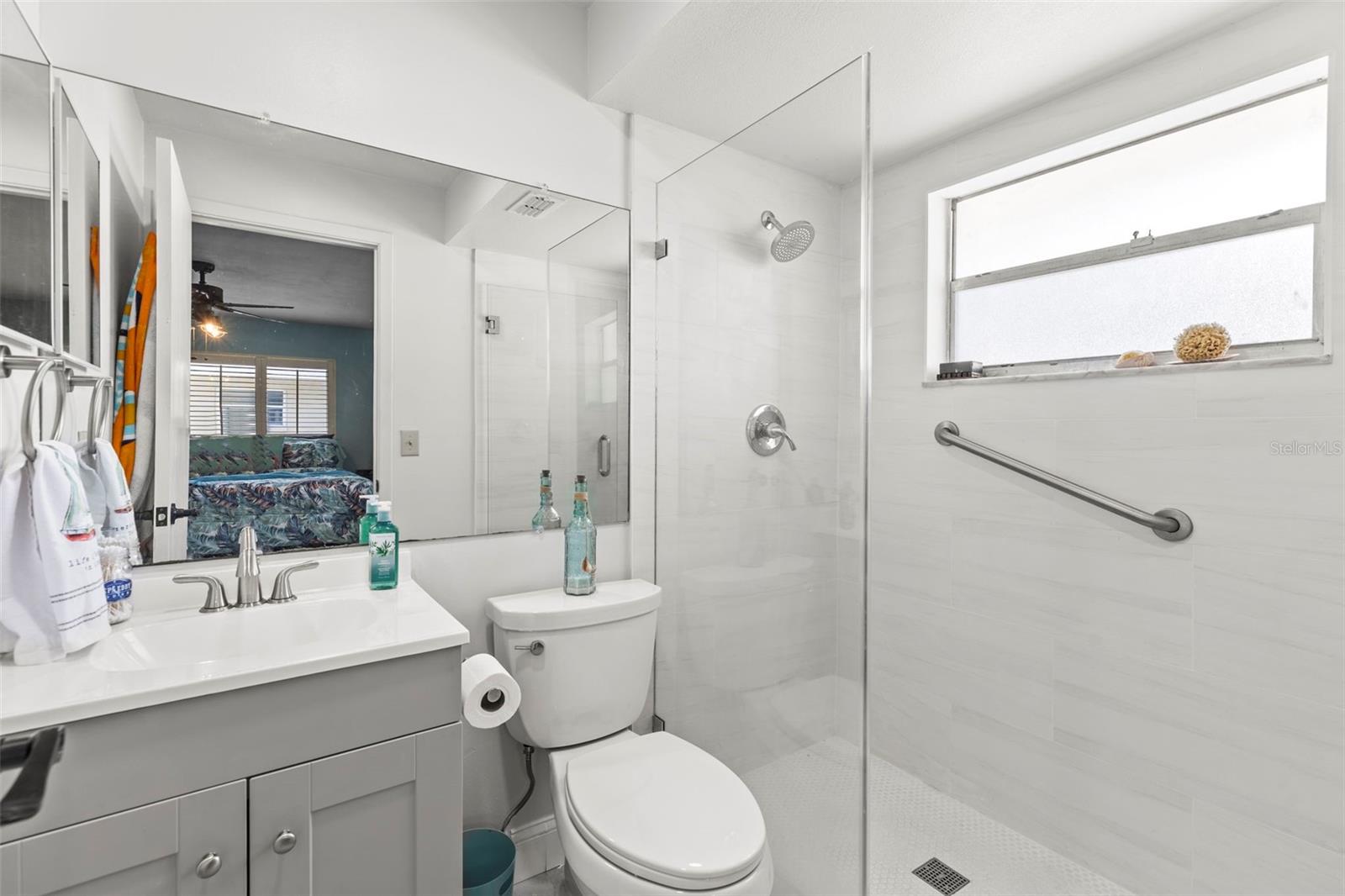 Primary en-suite bathroom