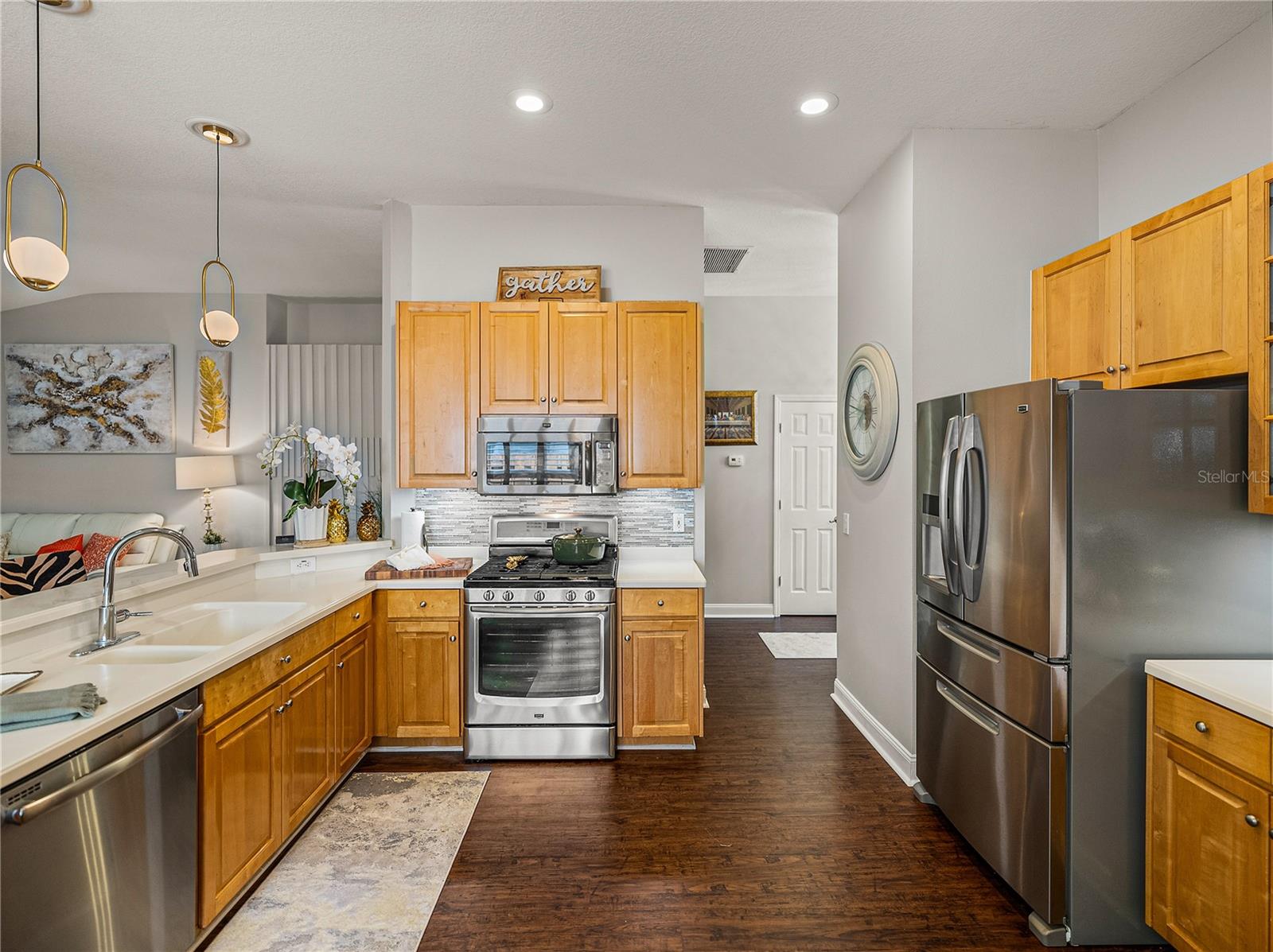 Kitchen with Solid Wood 42" Upper Cabinets