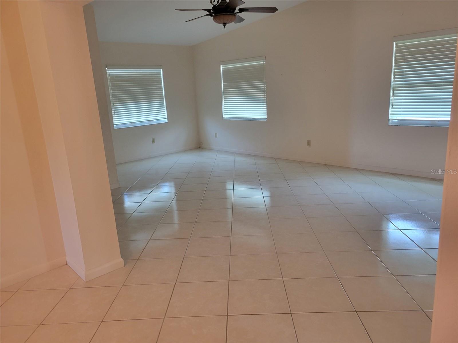 Large Fam Room