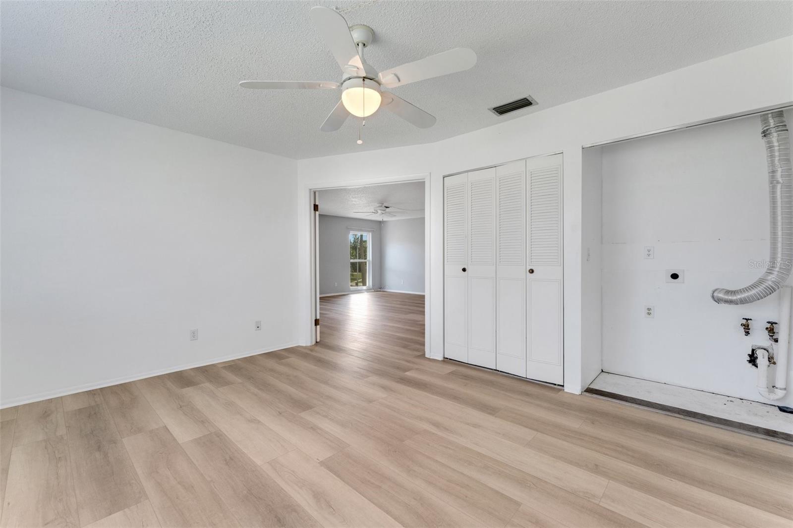 3rd Bedroom/Home Office with Washer/Dryer Hookups