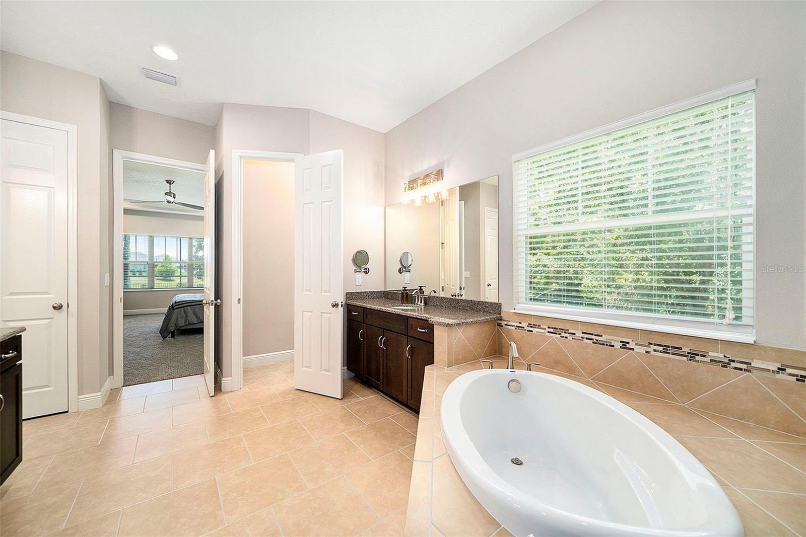 Primary en-suite bathroom