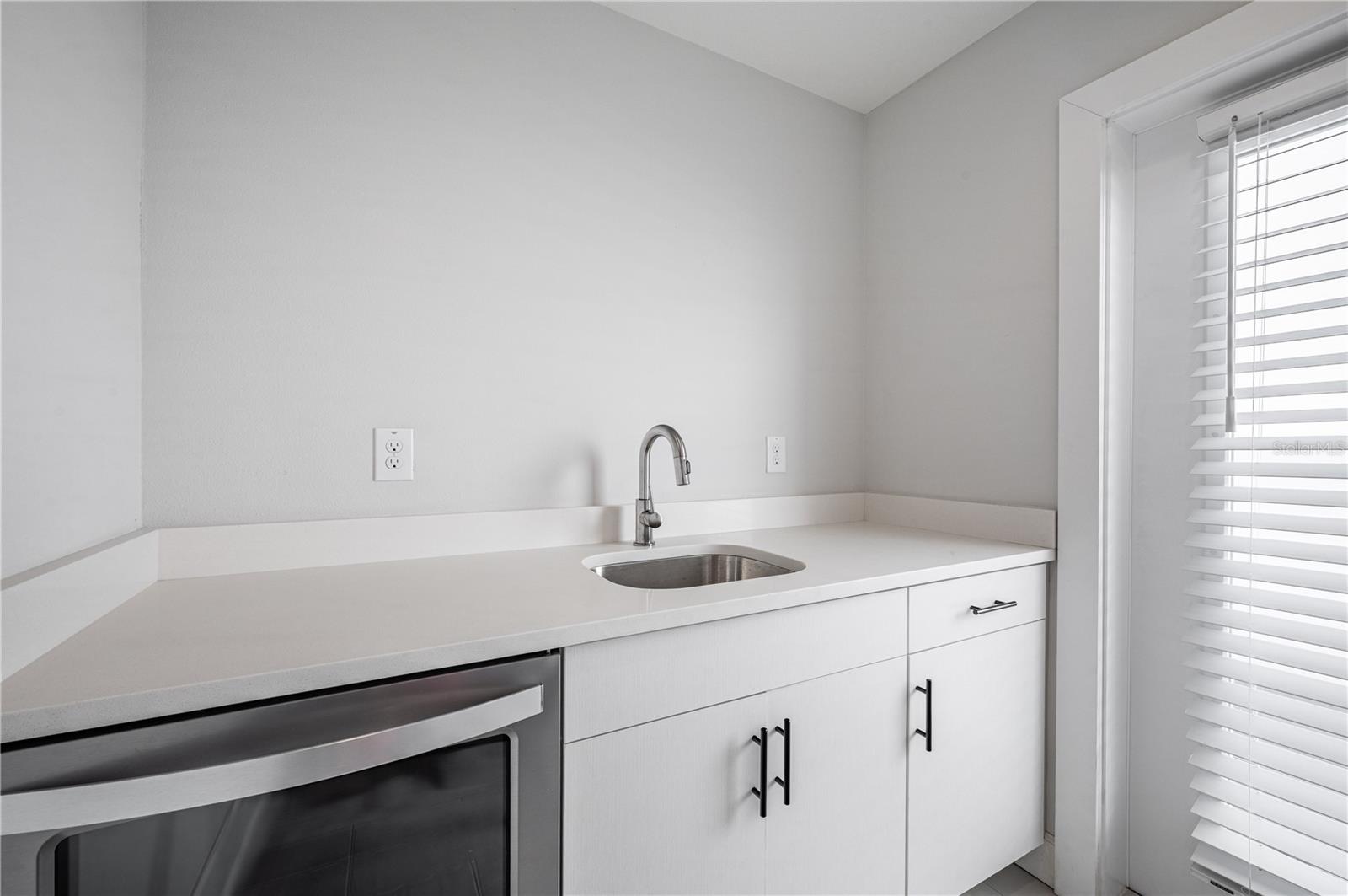 rooftop wetbar with beverage refrigerator
