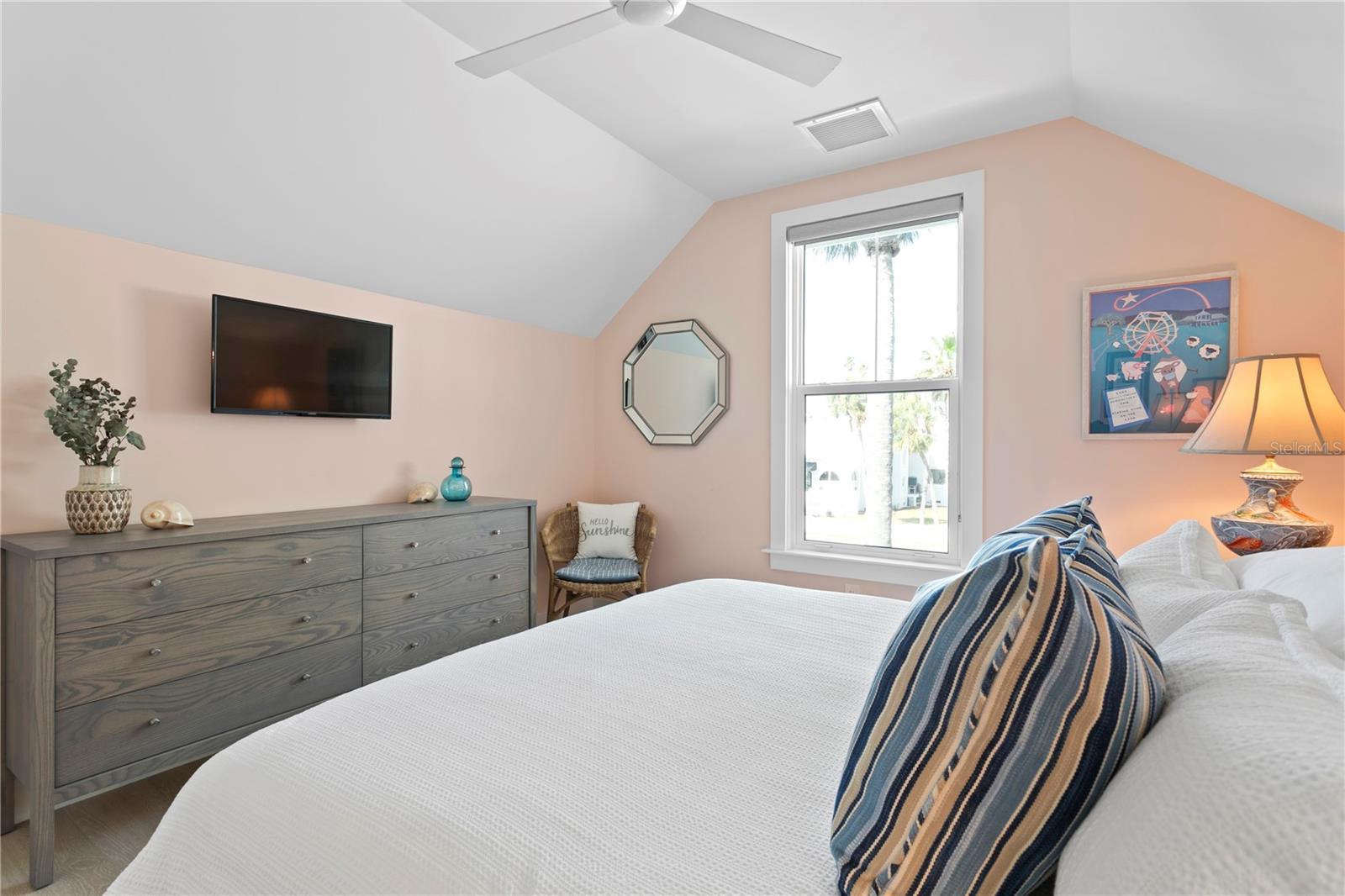 2nd floor guest room
