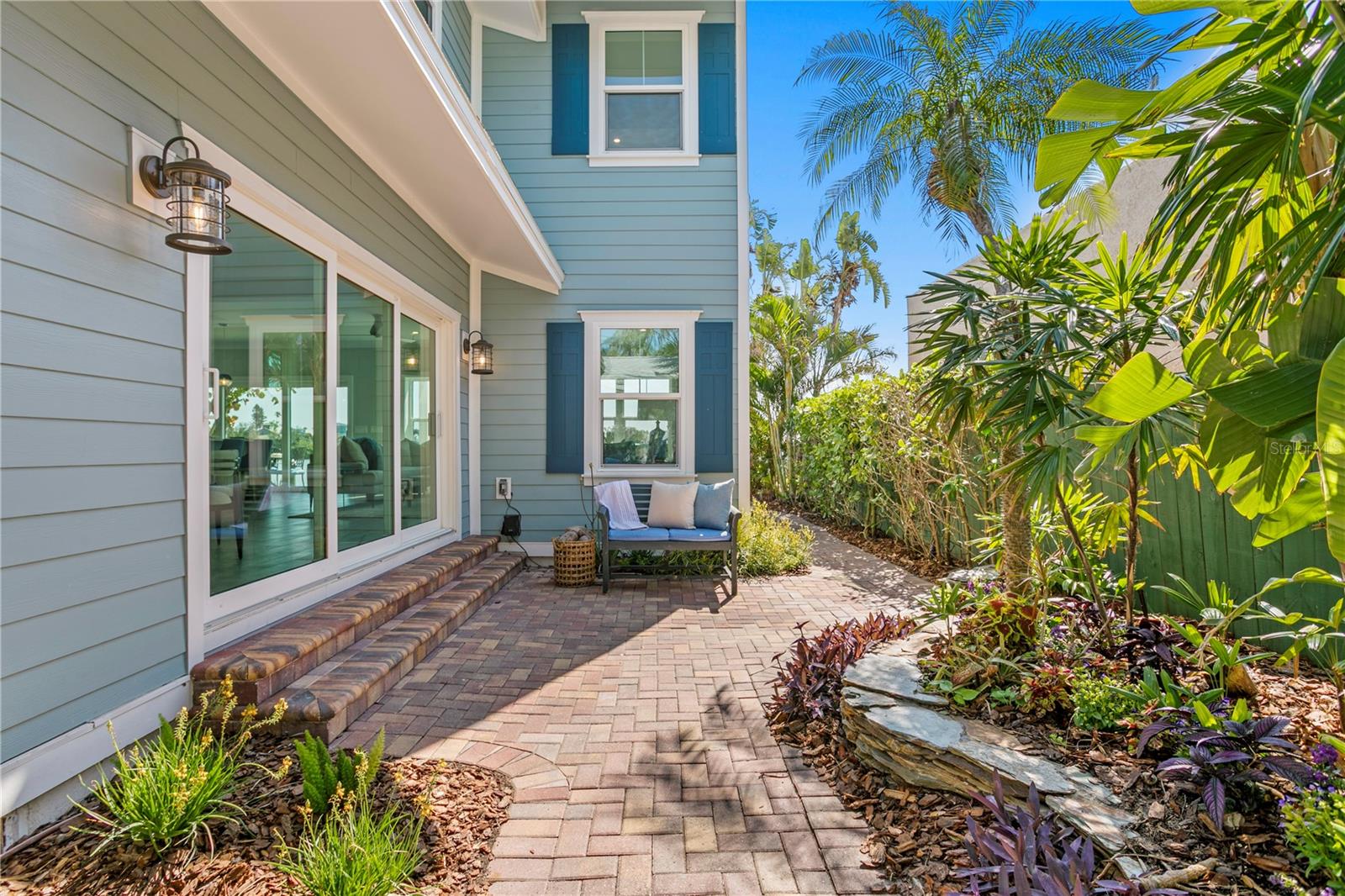 Side Yard, room for a splash pool