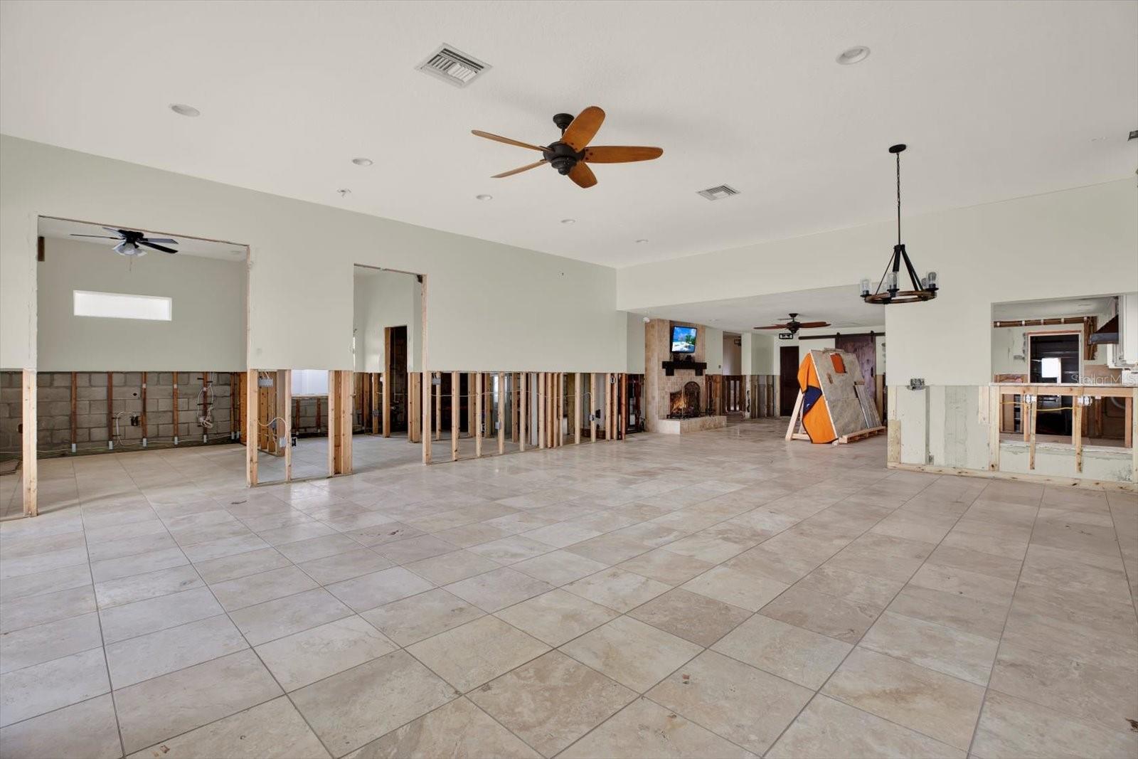 Open floor plan + 14-ft ceilings