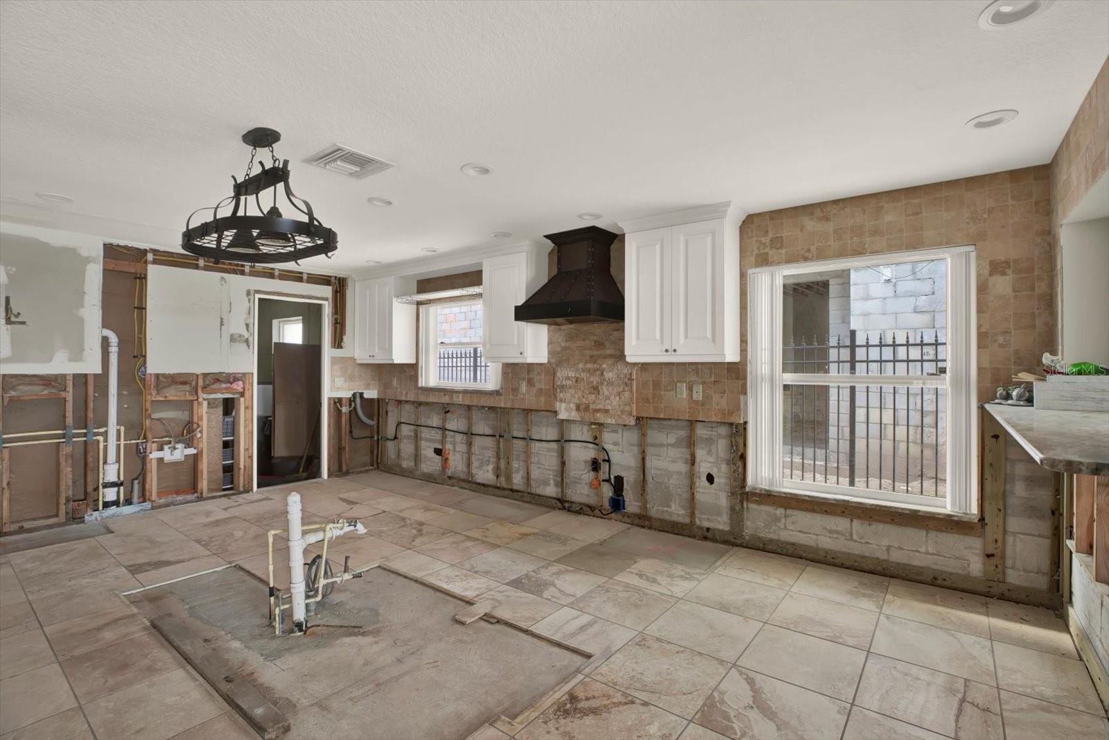 Spacious kitchen