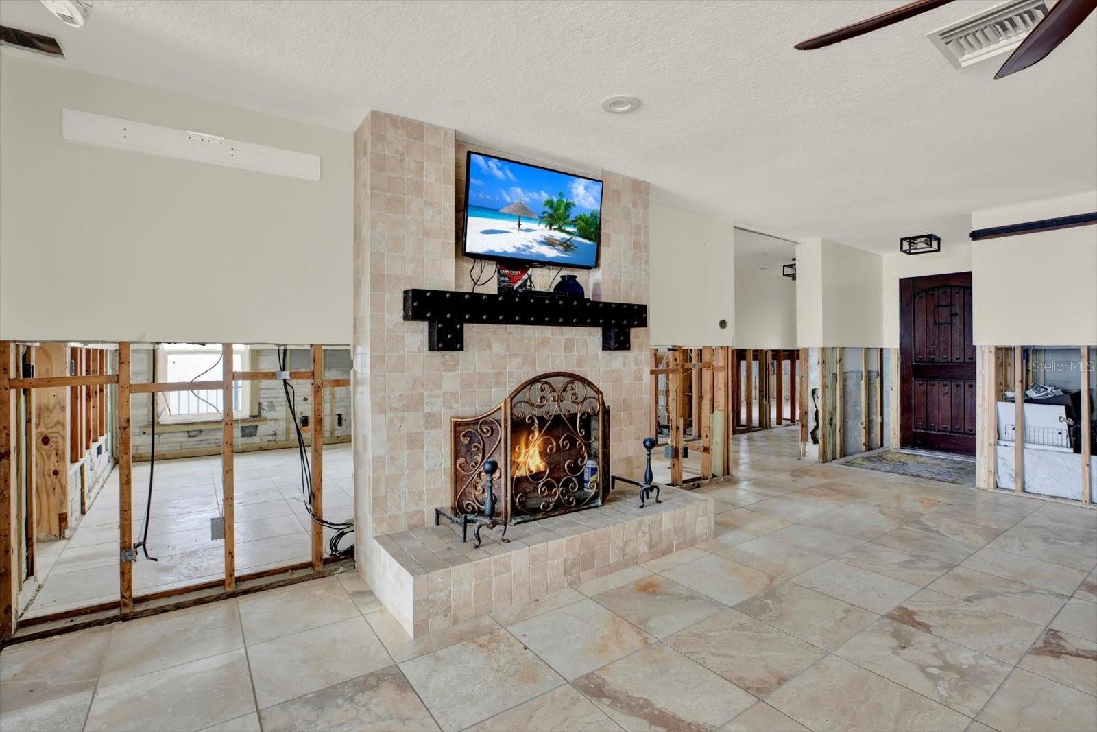 Dining room with fireplace