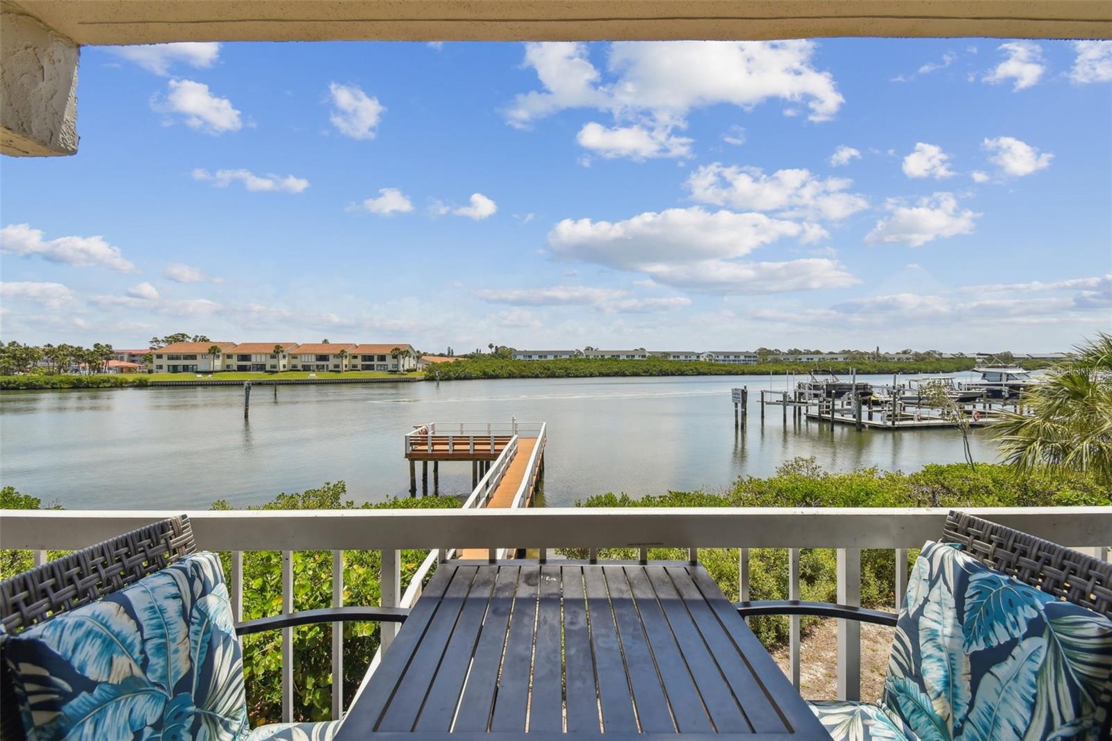 Balcony overlooking fishing pier and Intercoastal