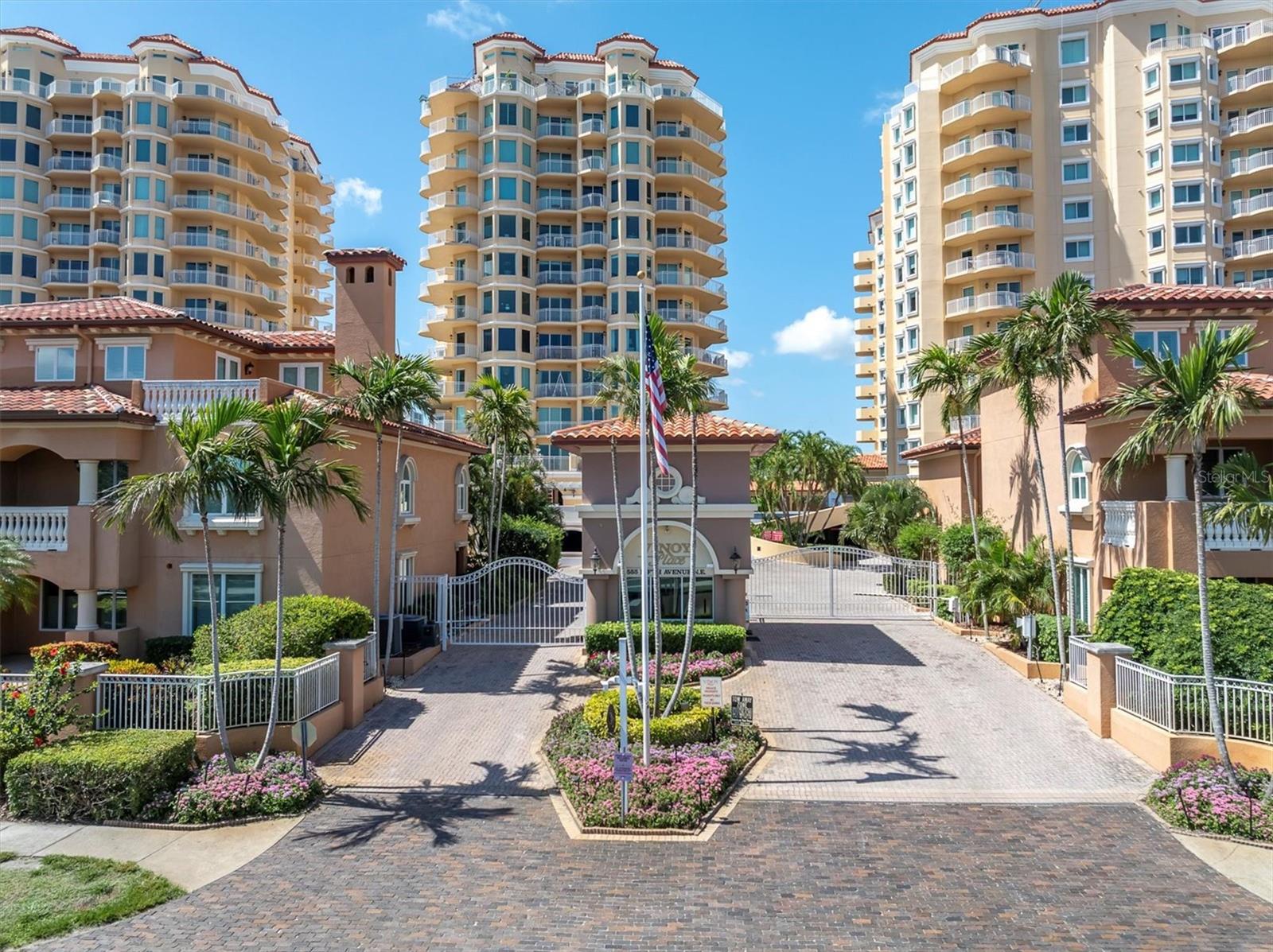 Vinoy Place