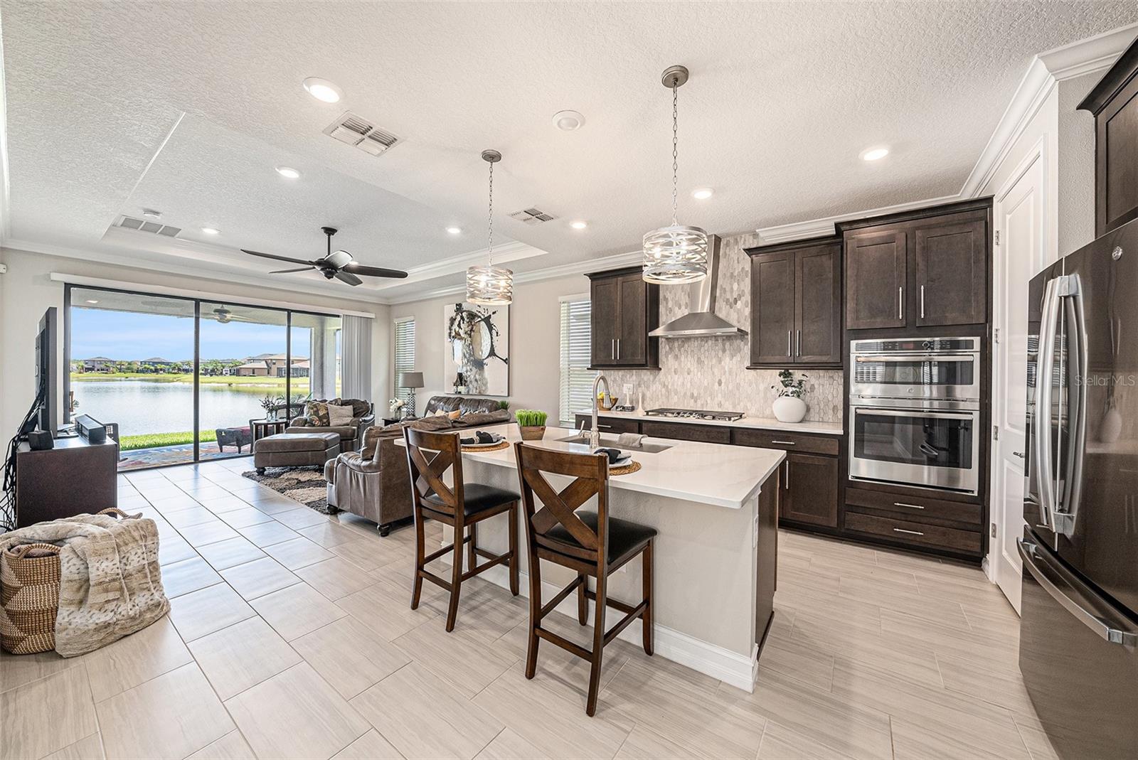 kitchen/living room