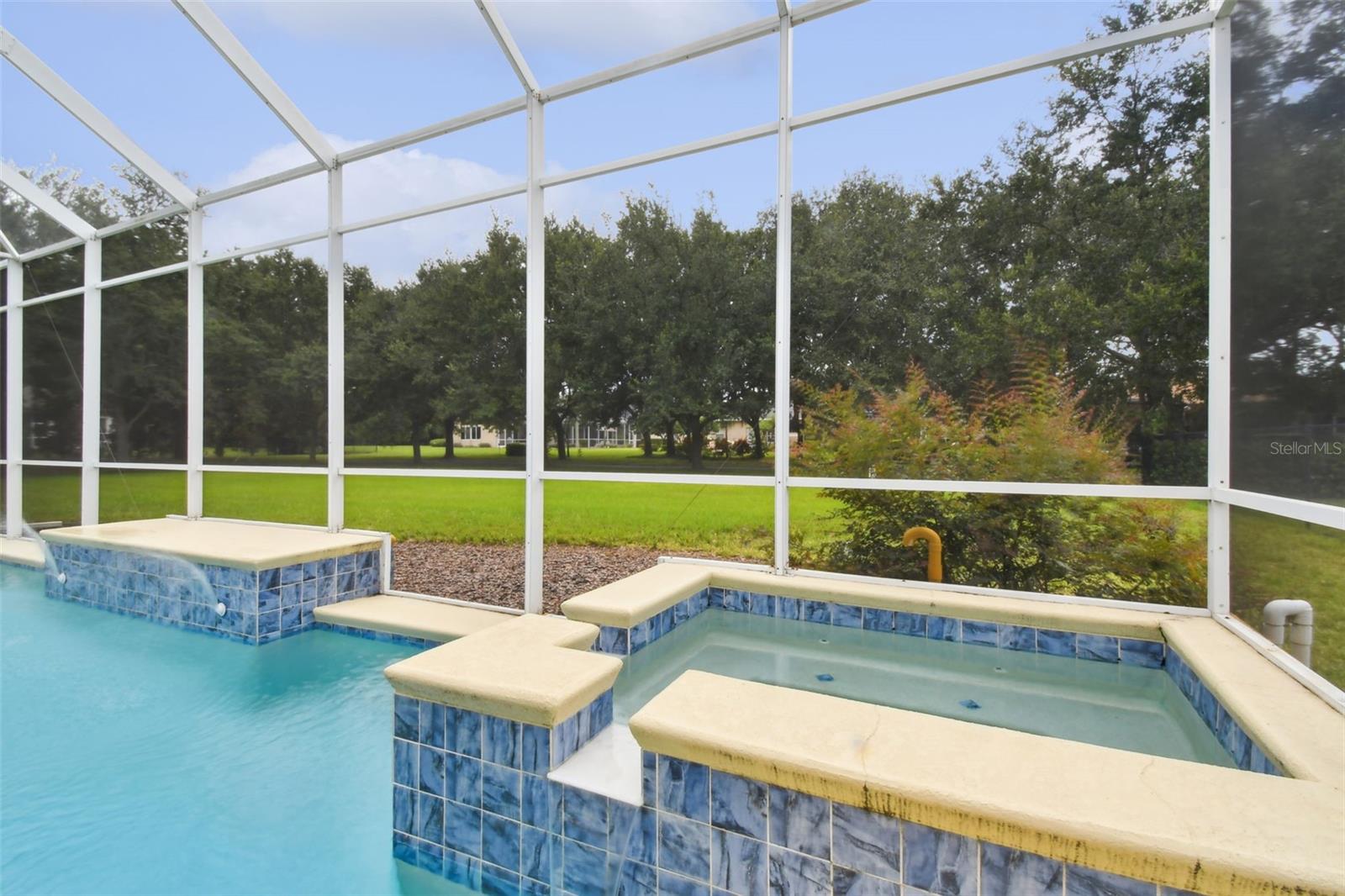 Spa view and garden view.