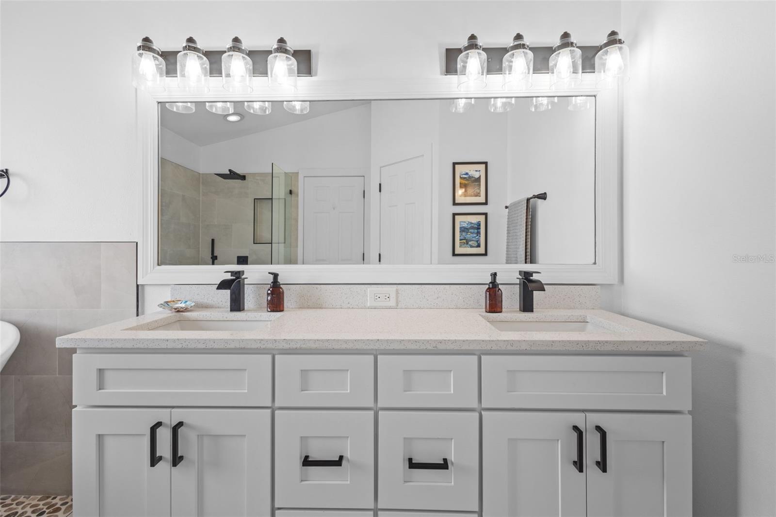 DOUBLE SINKS