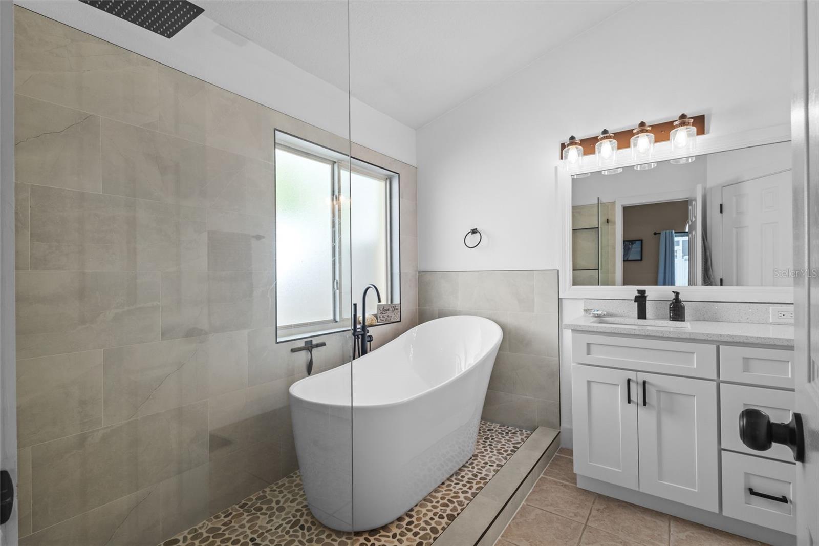 CUSTOM HIGH END PRIMARY BATH