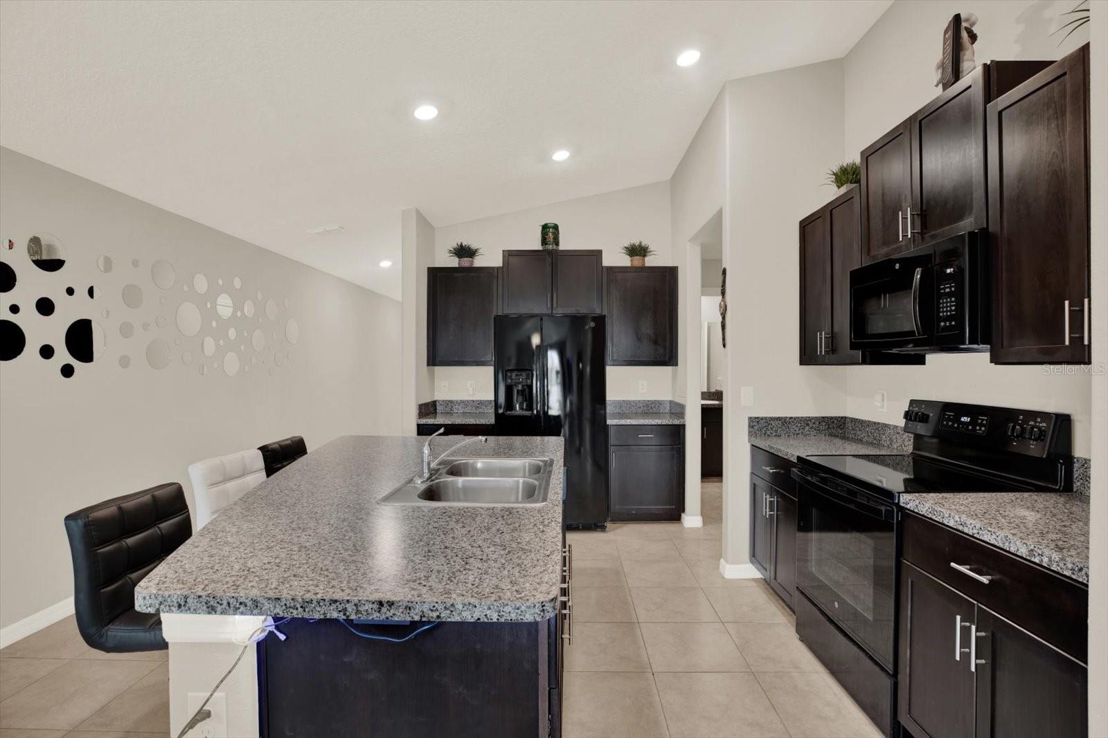 KITCHEN ISLAND