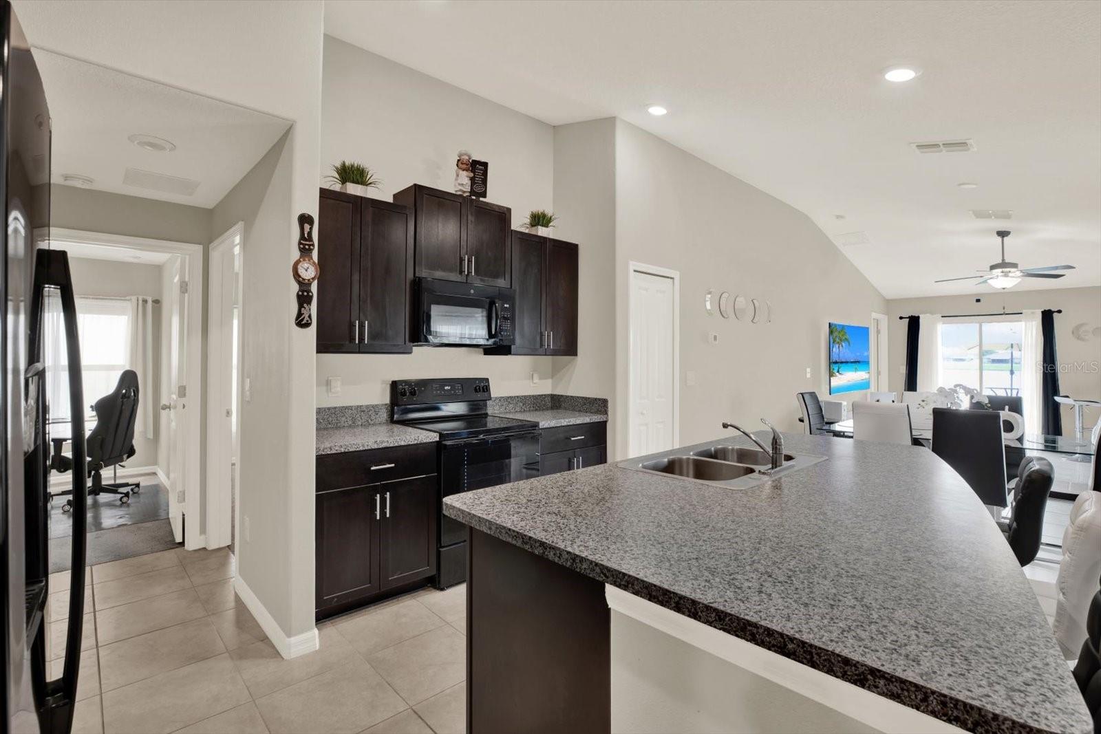 SOLID WOOD DESIGNER CABINETS
