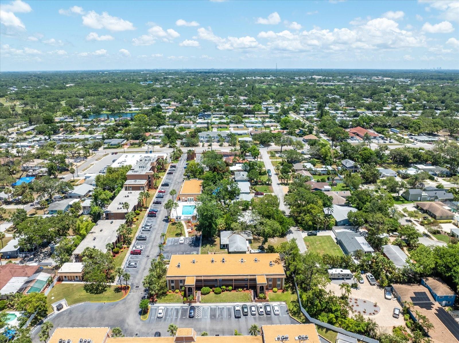 Centrally located in Largo, arrive to the beaches, shopping, fine dining, or golf courses in just minutes.