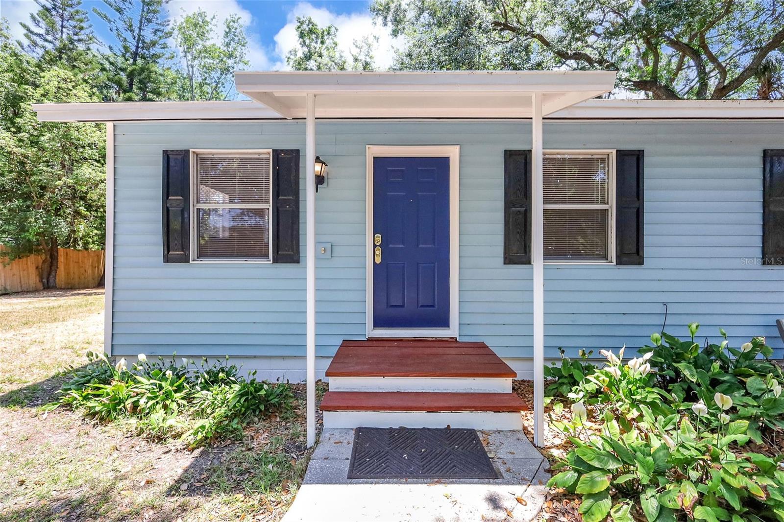 Welcoming front porch, new door!