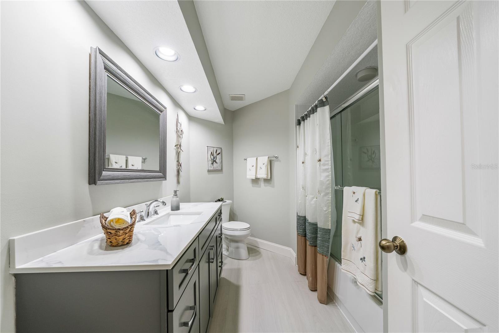 GUEST BATH