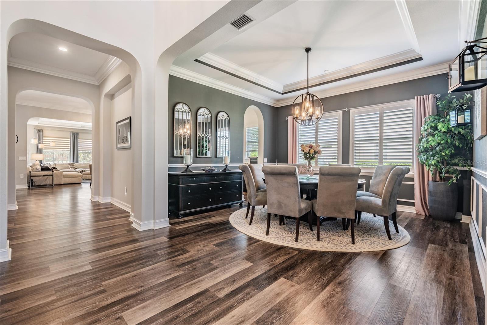 Foyer/Dining room