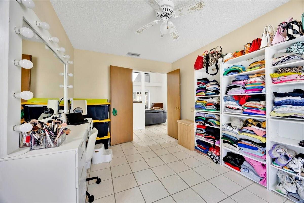 Flex Room