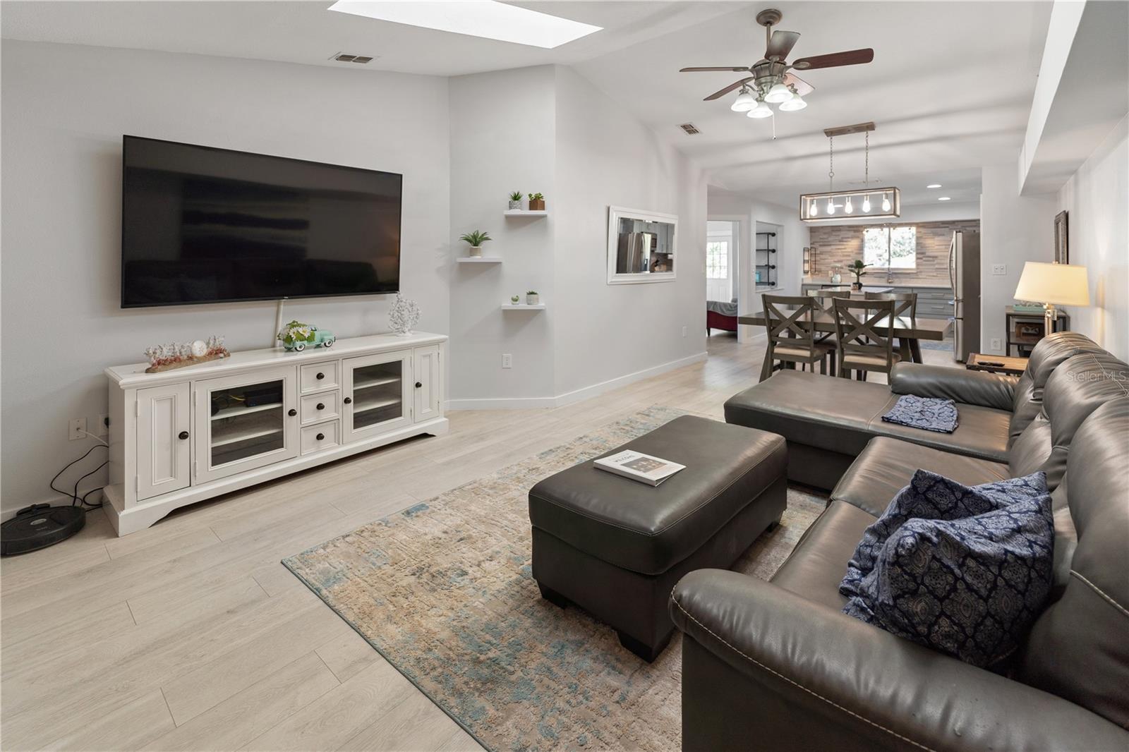 Unit B Living Room1820 Rumar Ln,Holiday, FL